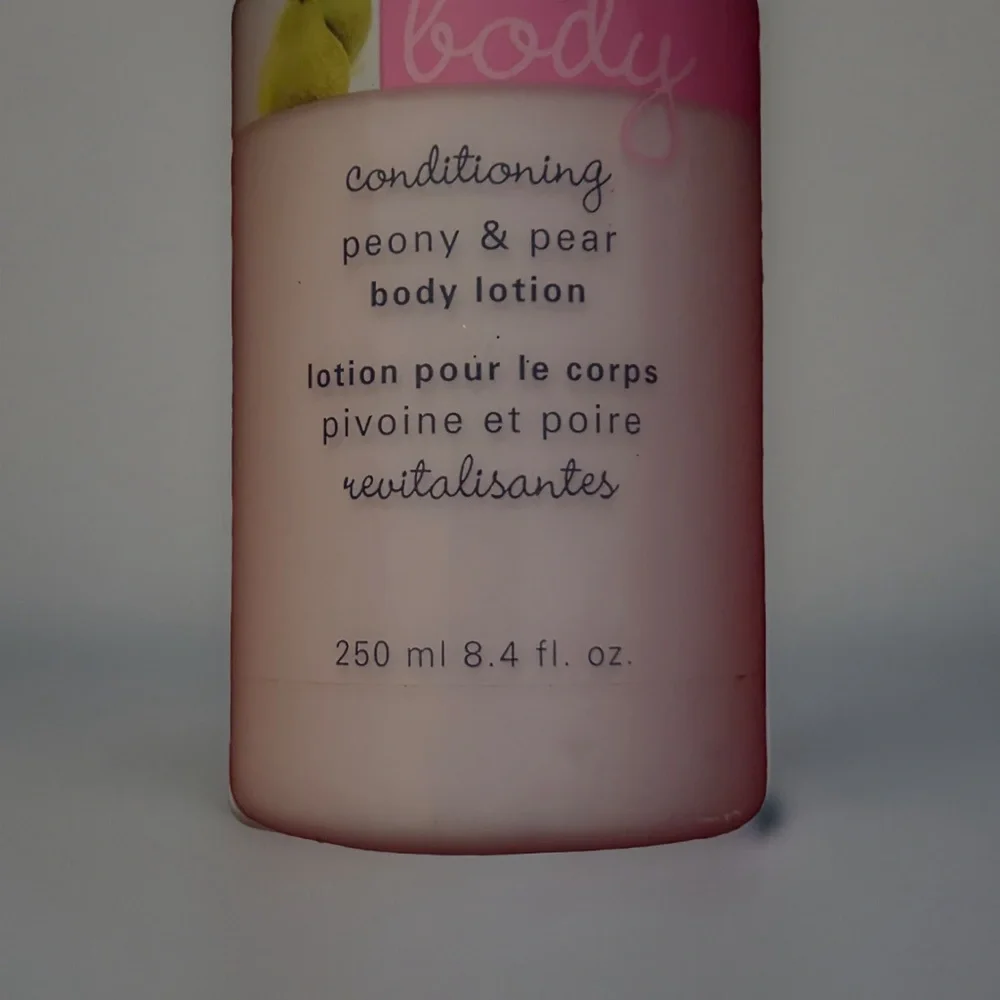 Avon Naturals Peony & Pear Hand & Body Lotion 8.4 oz NOS NEW